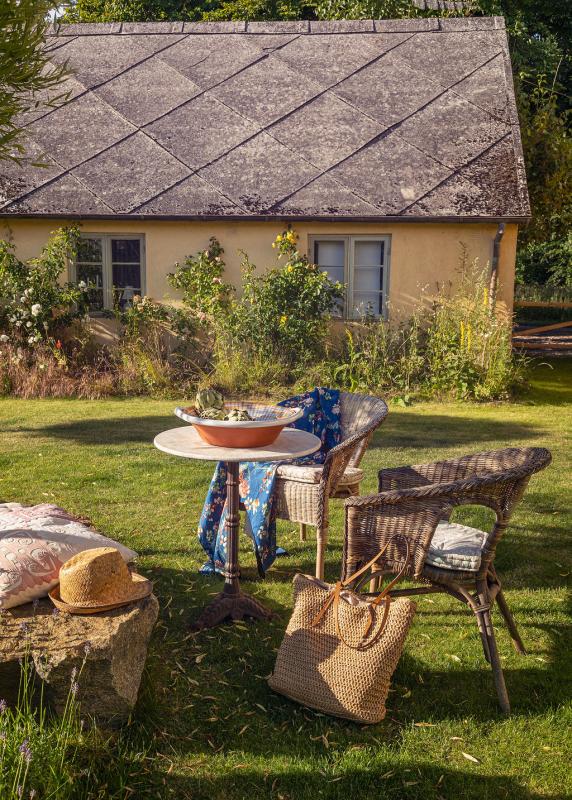 Handpainted terracotta bowl