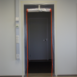 10055 är en blixtlåsdörr i modell 2*A-Profil med påsydda 6mm spiral- eller tandblixtlåsband med stopp i varje ände med måtten höjd 220 cm och bredd 120 cm samt en tjocklek på 200 M