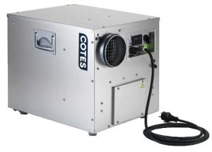 Cotes CR 240 är en avfuktare med en kapacitet att avfukta 19,2kg/h vid 20°C/60RH och har en vikt på 18kg med ett praktiskt handtag på ovansidan