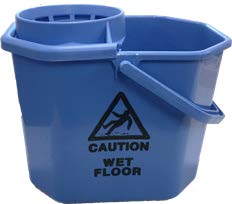 Wet Floor Cautoin|Varning våta golv|Stabil Minisvabbhink för minisvabben med kraftig urvridningskorg samt avrinningshål och praktiskt  tömningsgrepp på undersidan|16004|Minisvabbhink basic|12 liter blå