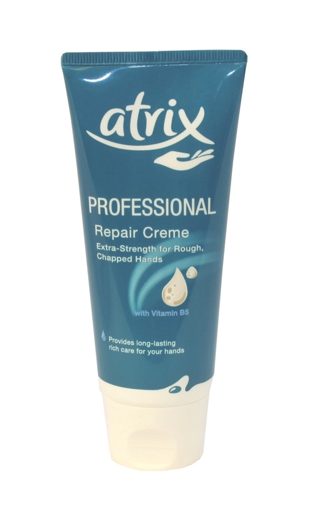 Atrix Professional handkräm från Beiersdorf AB, med 100ml i den stående tuben, innehåller skyddande och vårdande ingredienser, vilket gör aktiva händer mjuka och smidiga under arbetsdagen