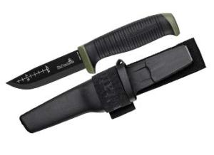 Friluftskniv med friktionsgrepp som är framtagen för de tuffa uppgifterna med bladet i 3,0mm japanskt knivstål som fått en elektroforetisk ytbehandling för att stå emot rost och tändstålet som används på knivryggens slipning
