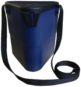 SR 230 är en förvaringsbox från Sundström i slagtålig plast med svart bärrem i nylon passande för förvaring av SR 100.