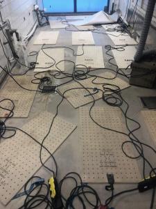 ABT Torkmatta är en torkmatta med en arbetstemperatur på 70 grader och måtten 100cm lång, 52.5cm bred och 1,5cm tjock med en vikt på endast 6,5kg vilket gör att den passar utmärkt i de flesta utrymmen allt ifrån skafferier, vind, källare till båten