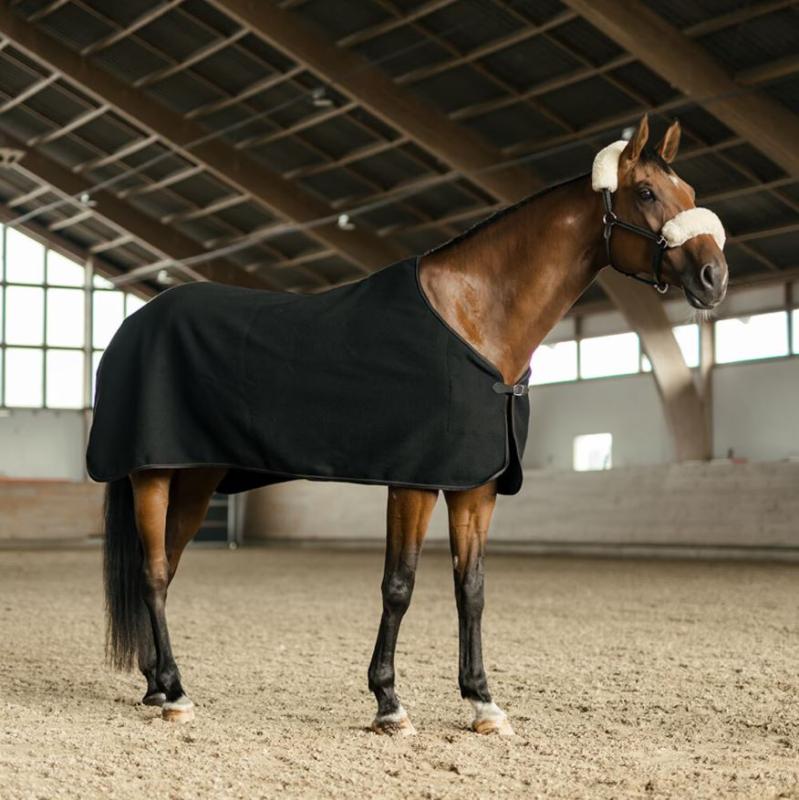 Hansbo Sport Ulltäcke Vilma Svart