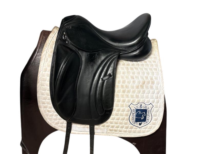 PDS Carl Hester Valegro 17"/M