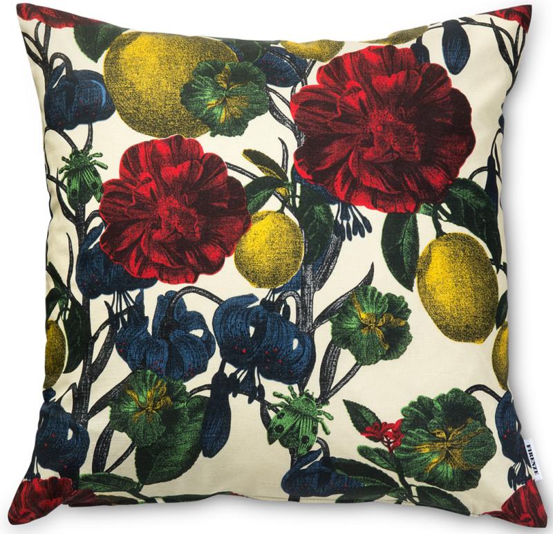 Studio Lisa Bengtsson mönstrad kudde firenze med blommor och citroner