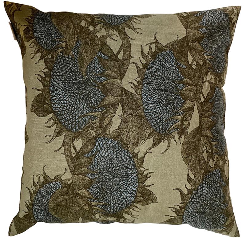 Studio Lisa Bengtsson pattern design pillow sunflower with flower vera