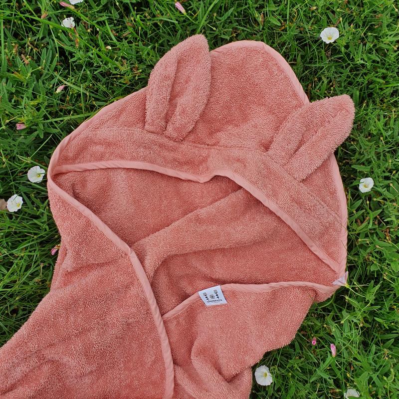 Hooded towel rabbit misty rose