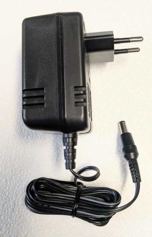 Batterieleminator 5V 300mA 1,5VA