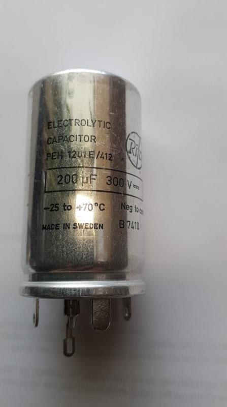 Kondensator 200uF 300V   Elektrolyt  Rifa
