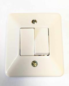 Väggströmbrytare x 2 omkopplare