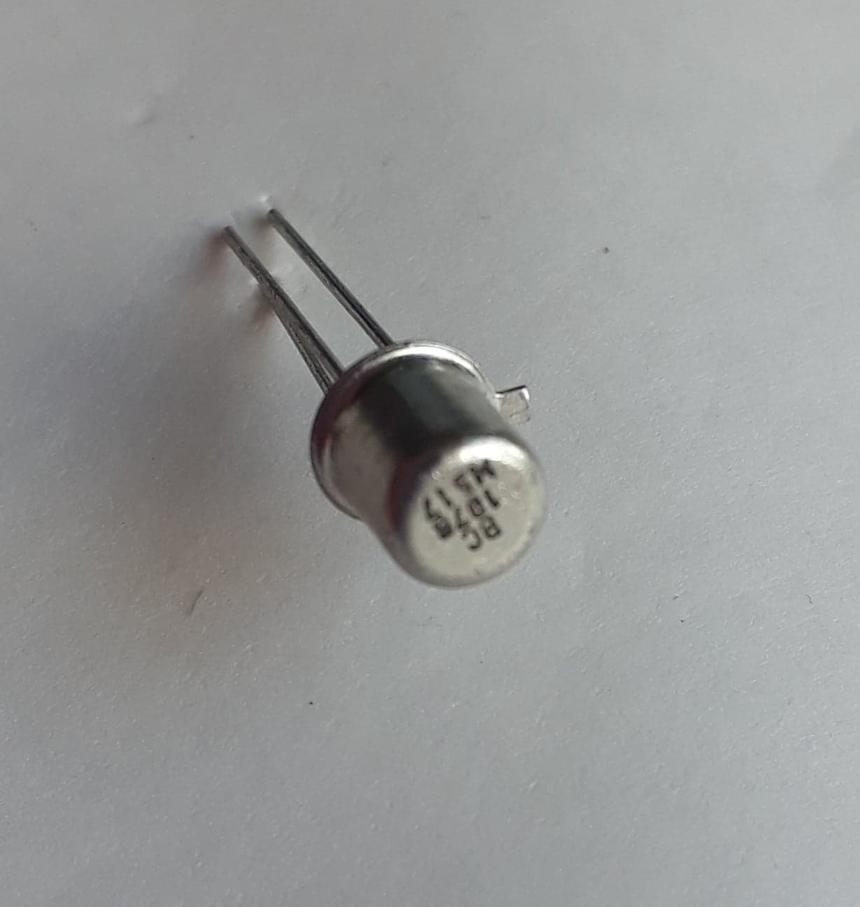 5pcs/lot Original BC107 TO92 Transistor TO-92 BC107B TO-92 In Stock 5pcs/lot Original BC107 TO92 Transistor TO-92 BC107B TO-92 In Stock