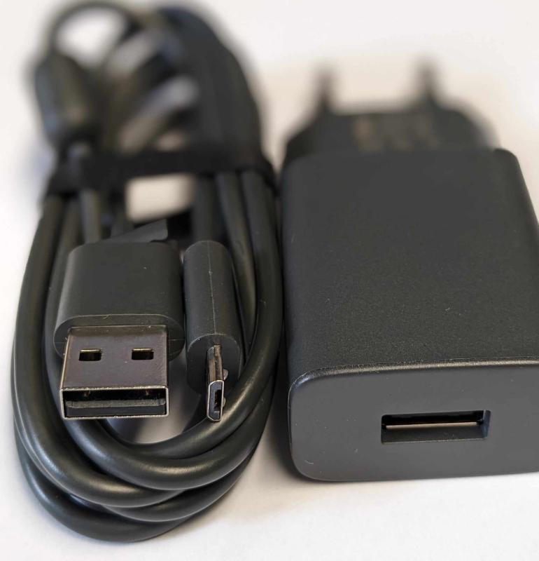 Laddare 220V till 12V 1A USB  Kabel till USB Micro 