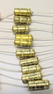 Kondensator 22uF 63V  10st liggande 