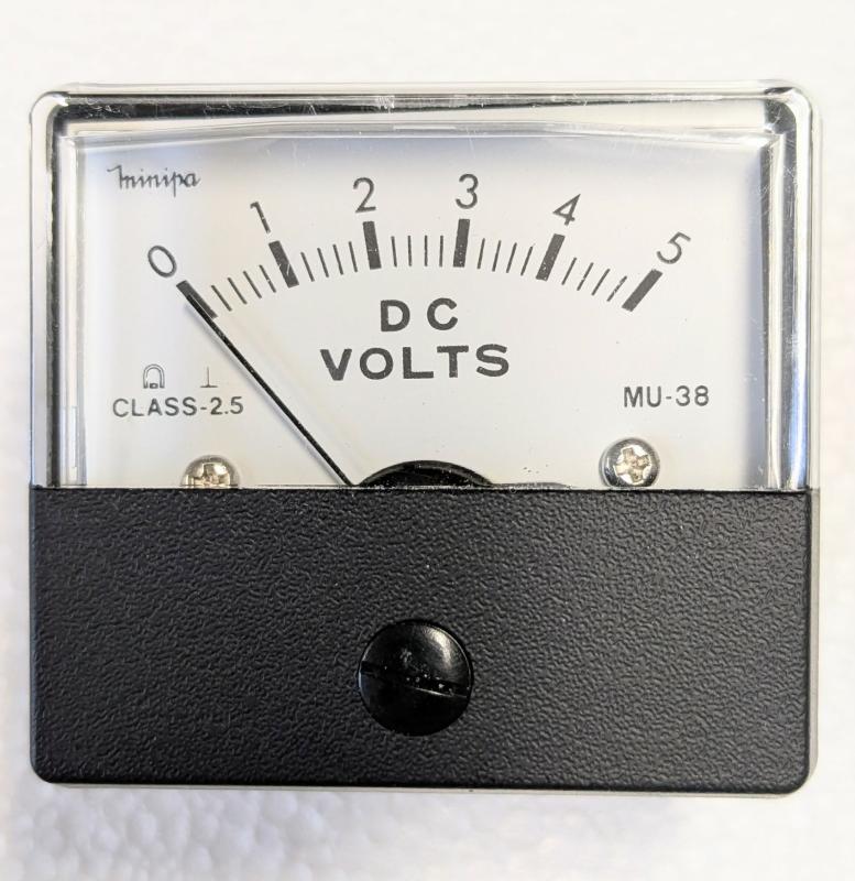 Analogt panelinstrument 5V 51 x 46 x 35 mm MU-38  NOS