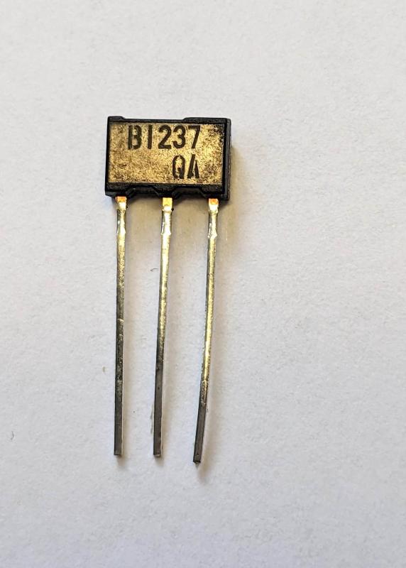 2SB1237 Transistor 