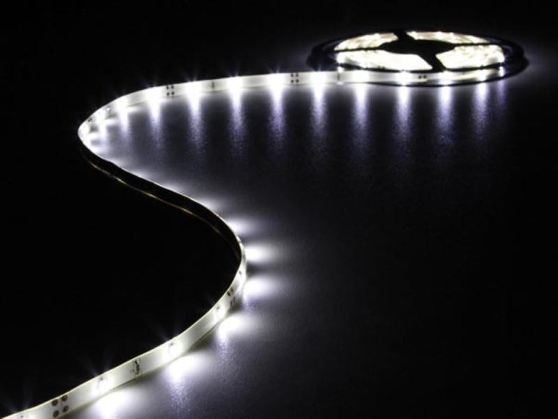 LED List flexibel Kallvit 12V 5 Meter 150 lysdioder