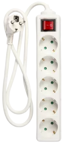 Grenuttag med 5 uttag och strömbrytare. Vit