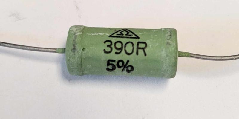 Motstånd 390 Ohm 5%