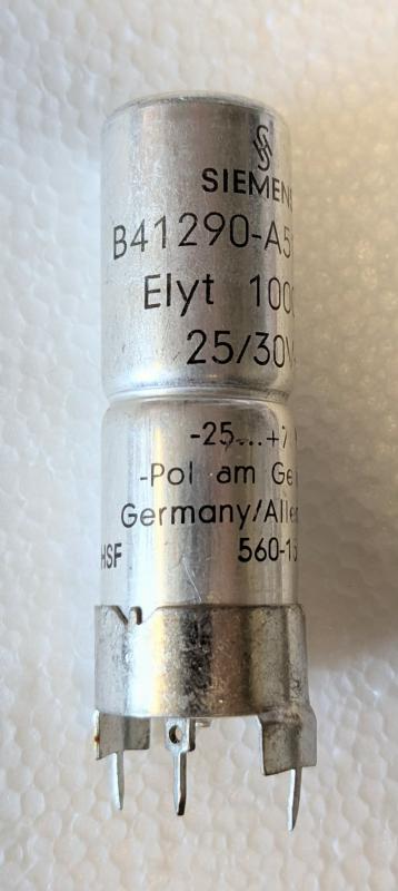 Kondensator 1000uF 25 / 30V  Med mittstift