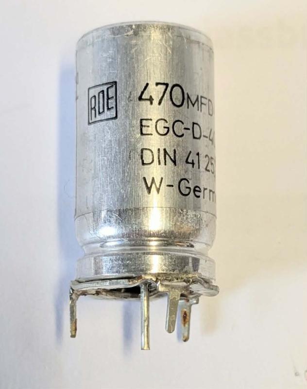 Kondensator 470uF 40V  med mittstift