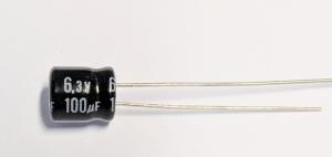 Kondensator 100uF 6.3V