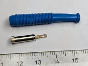 Miniatyr banankontakt labhylsa Hona rak 2mm Blå