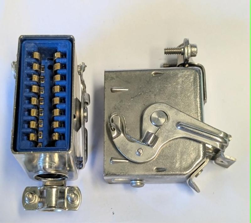 Amphenol Cannon kontakt 16 polig NOS