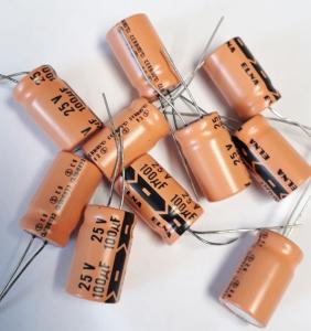 Kondensator 100uF 25V, Elektrolyt 10st