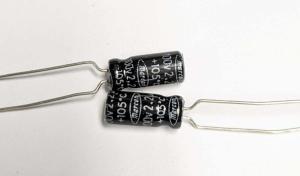 Kondensator 2,2uF 100V 105 ` 