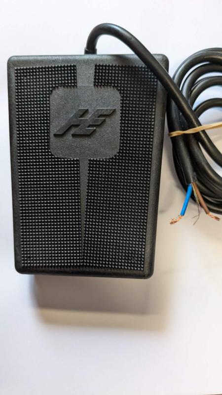 Fotströmställare Herga , Allmän användning, momentan ca 1,5 meter kabel