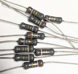 Motstånd 3,9 Ohm 1W 5%  10 st