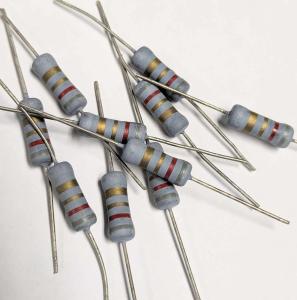 Motstånd 8,2 Ohm 1W 5%  10 st