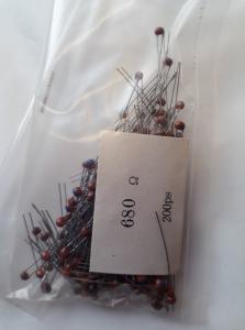 Motstånd 680 Ohm 1/16W 200st