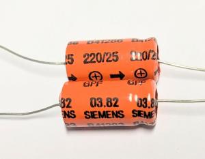 Kondensator 220uF 25V Siemens 