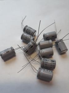 Kondensator, 100uF 25V, Stående  10-pack