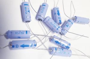 Kondensatror 47uF 25V , 10st