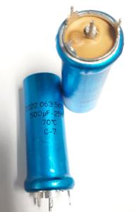 Kondensator 500uF 25V med mittstift