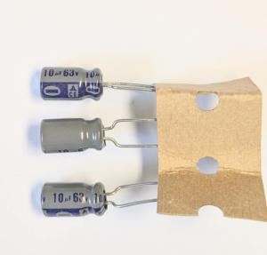 Kondensator 10uF 63V 3st