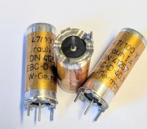 Kondensator 47uF 100V ROE EBC-D med mittstift