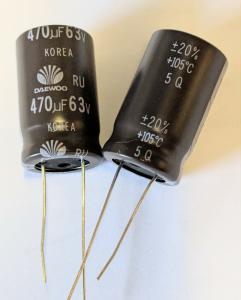 Kondensator 470uF 63V 105 Grader  NOS