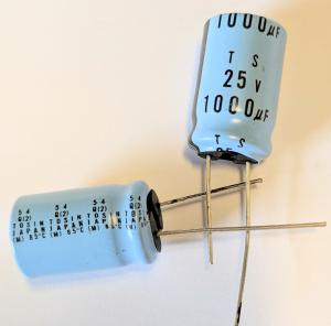 Kondensator 1000uF 25V 85 Grader  NOS