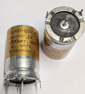 Kondensator 2200uF 40V med mittstift