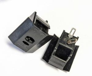 Högtalarkontakt för infällning