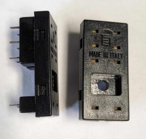 Reläsockel för kretskortmonterade reläer