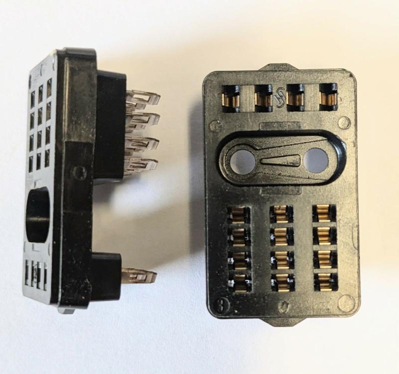 Relähållare - reläsockel för tråd 