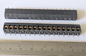 Kretskortskontakt 16 pol skruv