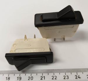 Vaggomkopplare Återfjädrande 6A 250V NOS