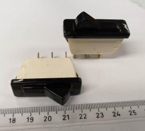 Vaggomkopplare Återfjädrande 6A 250V NOS